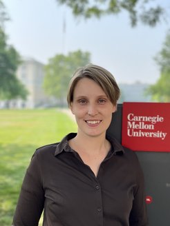 Neuroscientist Franziska Bröker did her PhD at the Max Planck Institute for Biological Cybernetics in Germany, and is now a postdoctoral researcher at Carnegie Mellon University in Pittsburgh, USA.